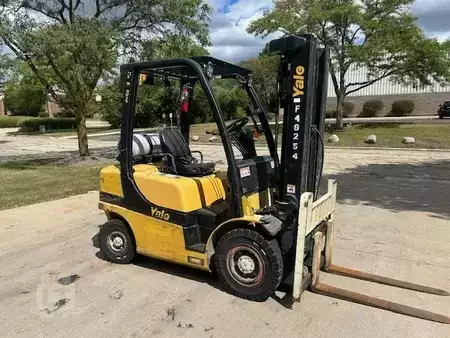 Propane Forklifts 2016  Yale GLP050VX (3)