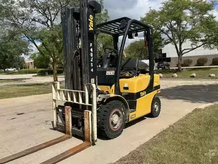 Propane Forklifts 2016  Yale GLP050VX (6)