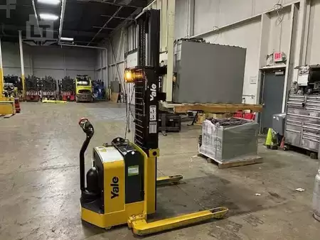 Pallet Stackers 2019  Yale MSW025LF (1)