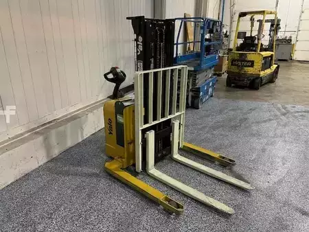 Pallet Stackers 2019  Yale MSW025LF (4)