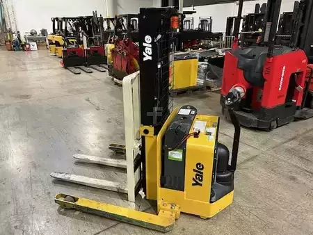 Pallet Stackers 2019  Yale MSW025LF (1)