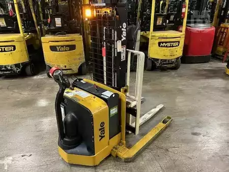 Pallet Stackers 2019  Yale MSW025LF (2)