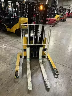 Pallet Stackers 2019  Yale MSW025LF (4)