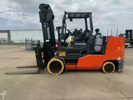 Montacargas GLP 2020  Toyota THDC3000-24 (1)