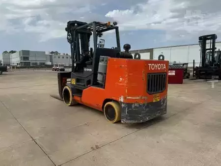 Montacargas GLP 2020  Toyota THDC3000-24 (3)