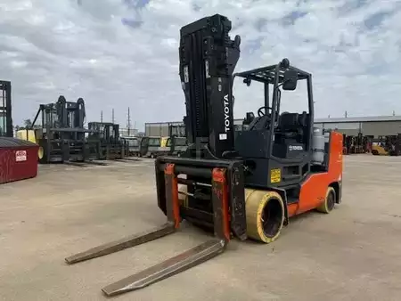 Montacargas GLP 2020  Toyota THDC3000-24 (7)