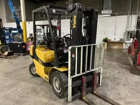 Propane Forklifts - Yale GLP050MX (1)