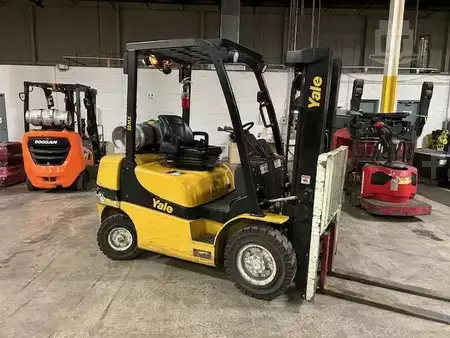 Propane Forklifts - Yale GLP050MX (3)