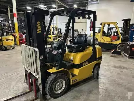 Propane Forklifts - Yale GLP050MX (6)