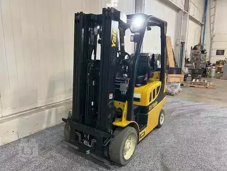 Propane Forklifts 2019  Yale GLC050VX (1)