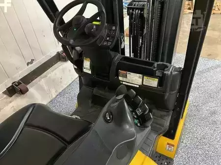 Propane Forklifts 2019  Yale GLC050VX (8)