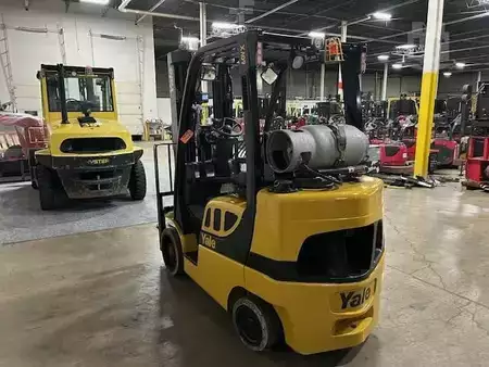 Propane Forklifts 2020  Yale GLC060VX (9)