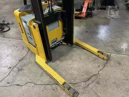 Pallet Stackers - Yale MRW030LE (3)