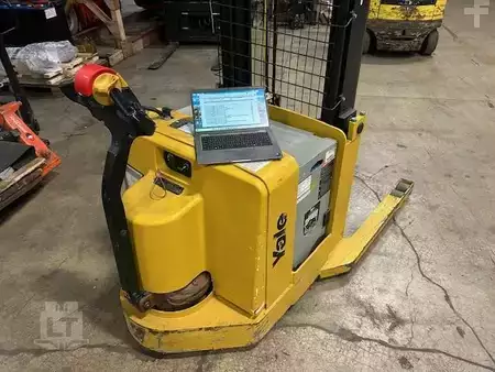 Pallet Stackers - Yale MRW030LE (4)