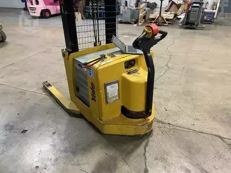 Pallet Stackers - Yale MRW030LE (5)