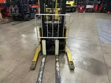 Pallet Stackers - Yale MRW030LE (8)
