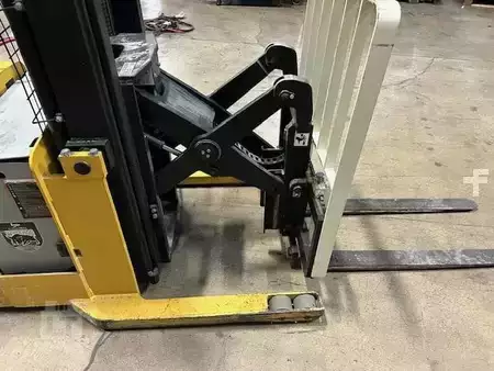 Pallet Stackers 2013  Yale MRW030LE (6)