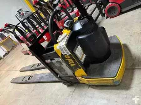 Electric Pallet Jacks 2015  Yale MPE060LV (1)