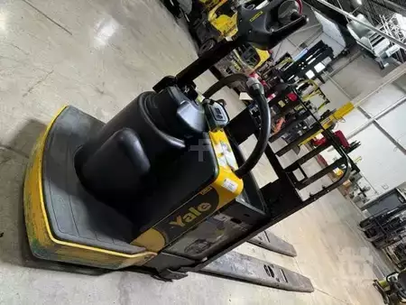 Electric Pallet Jacks 2015  Yale MPE060LV (3)