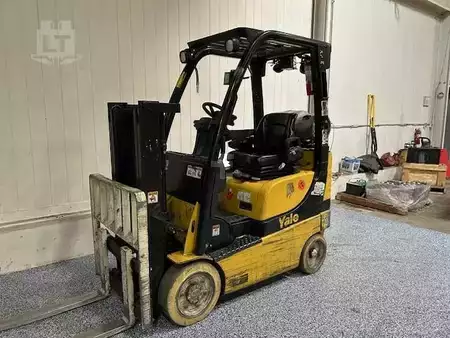 Propane Forklifts 2017  Yale GLC030VX (1)