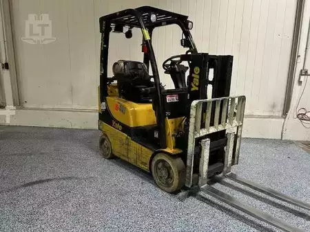 Propane Forklifts 2017  Yale GLC030VX (3)