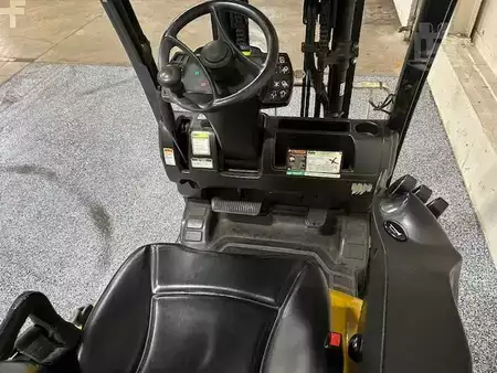Propane Forklifts 2017  Yale GLC030VX (6)