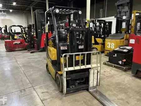 Propane Forklifts 2017  Yale GLC030VX (1)