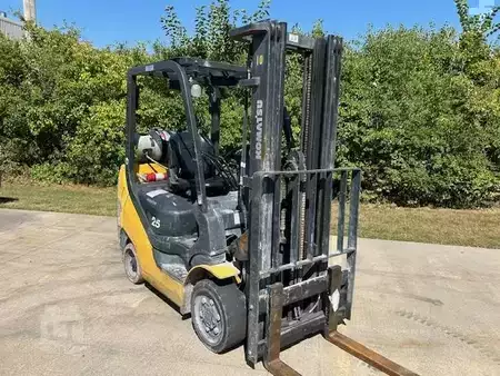 Propane Forklifts - Komatsu FG25ST-16 (1)