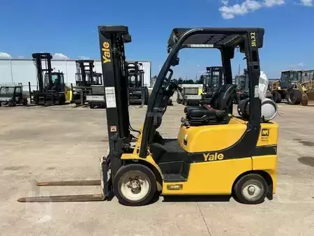 Propane Forklifts 2020  Yale GLC050LX (1)