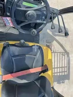 Propane Forklifts 2020  Yale GLC050LX (9)