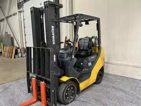 Propane Forklifts - Komatsu FG25ST-16 (1)