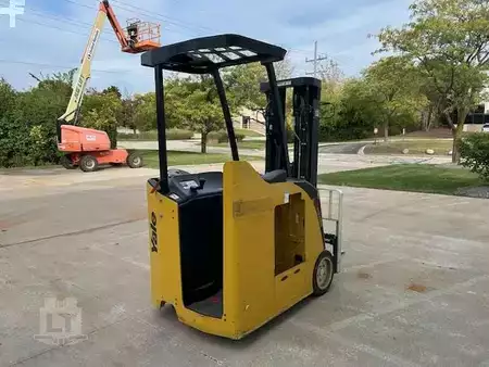 Reach Trucks 2022  Yale ESC035AD (4)