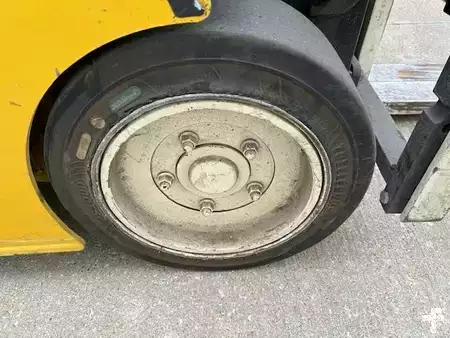Reach Trucks 2022  Yale ESC035AD (6)