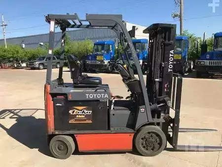 Montacargas Eléctrico (4 ruedas) 2016  Toyota 8FBCHU25 (3)