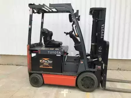 Montacargas Eléctrico (4 ruedas) 2017  Toyota 8FBCHU25 (3)