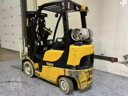 Propane Forklifts 2017  Yale GLC050VX (2)