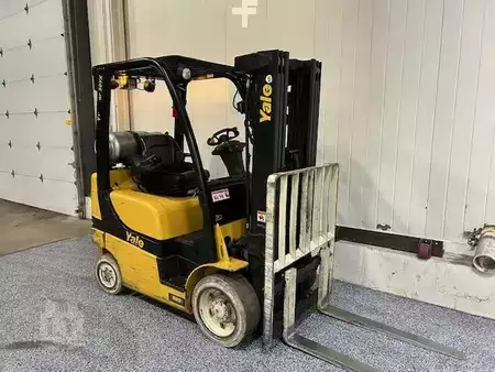 Propane Forklifts 2017  Yale GLC050VX (4)