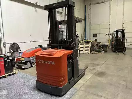 Order Picker 2017  Toyota 7BPUE15 (2)