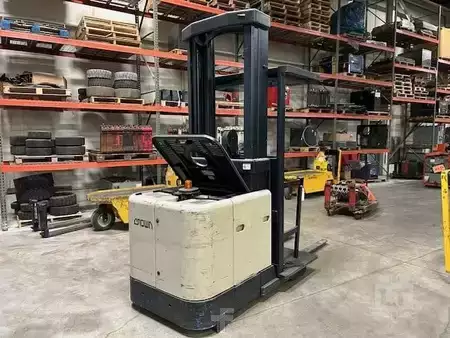 Order Picker 2002  Crown SP3020-30 (3)