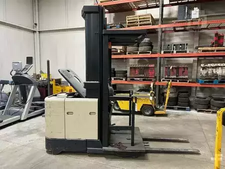 Order Picker 2002  Crown SP3020-30 (6)
