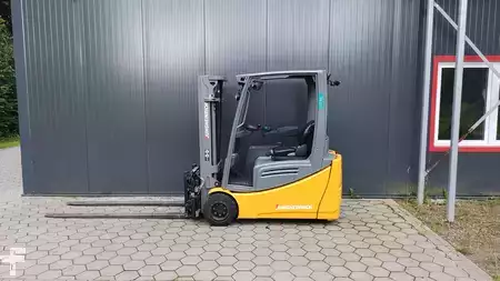 Elektro 3 Rad 2018  Jungheinrich EFG 220 (1)