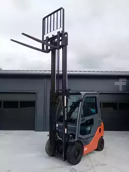 Carrelli elevatori GPL 2022  Toyota 02-8FGF15 (1)