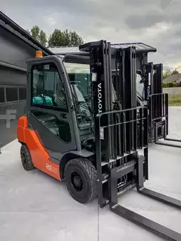 Carrelli elevatori GPL 2022  Toyota 02-8FGF15 (25)