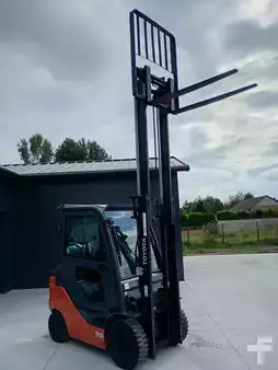 Carrelli elevatori GPL 2022  Toyota 02-8FGF15 (3)