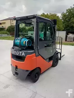 Carrelli elevatori GPL 2022  Toyota 02-8FGF15 (2)