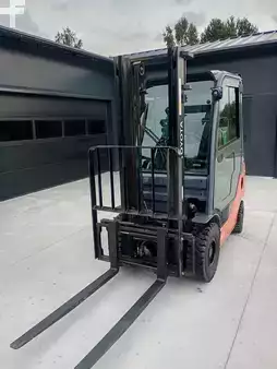 Carrelli elevatori GPL 2022  Toyota 02-8FGF15 (9)