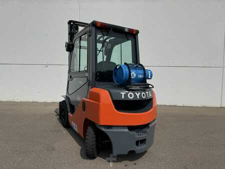 Carretilla elevadora GLP 2015  Toyota 02-8FGF25 (9)