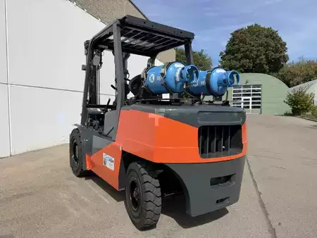 Gas truck 2006  Doosan G45SC-2 (9)