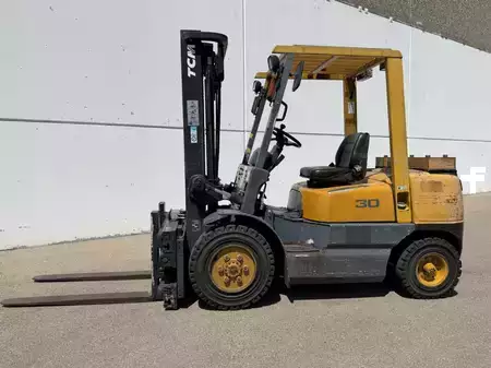 Diesel truck 1999  TCM FD30Z5T (1)