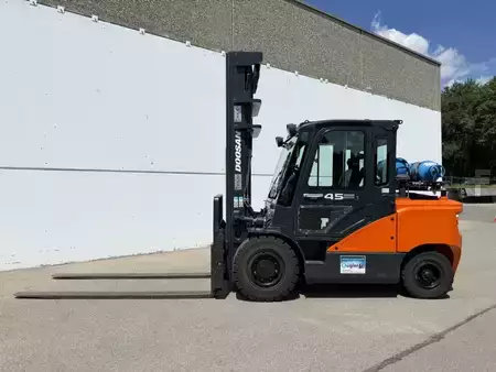 Treibgasstapler 2019  Doosan G45SC-7 (1)